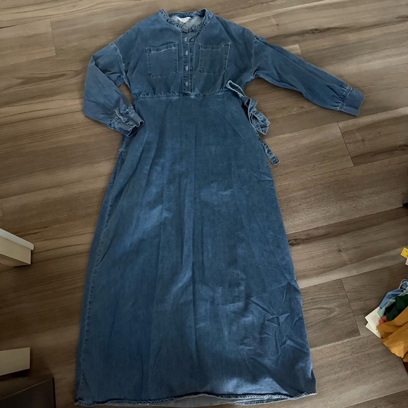 FARES Blue Wash Soft Stretchy Long Sleeve Waist Tie Denim Maxi Dress - Picture 6 of 9